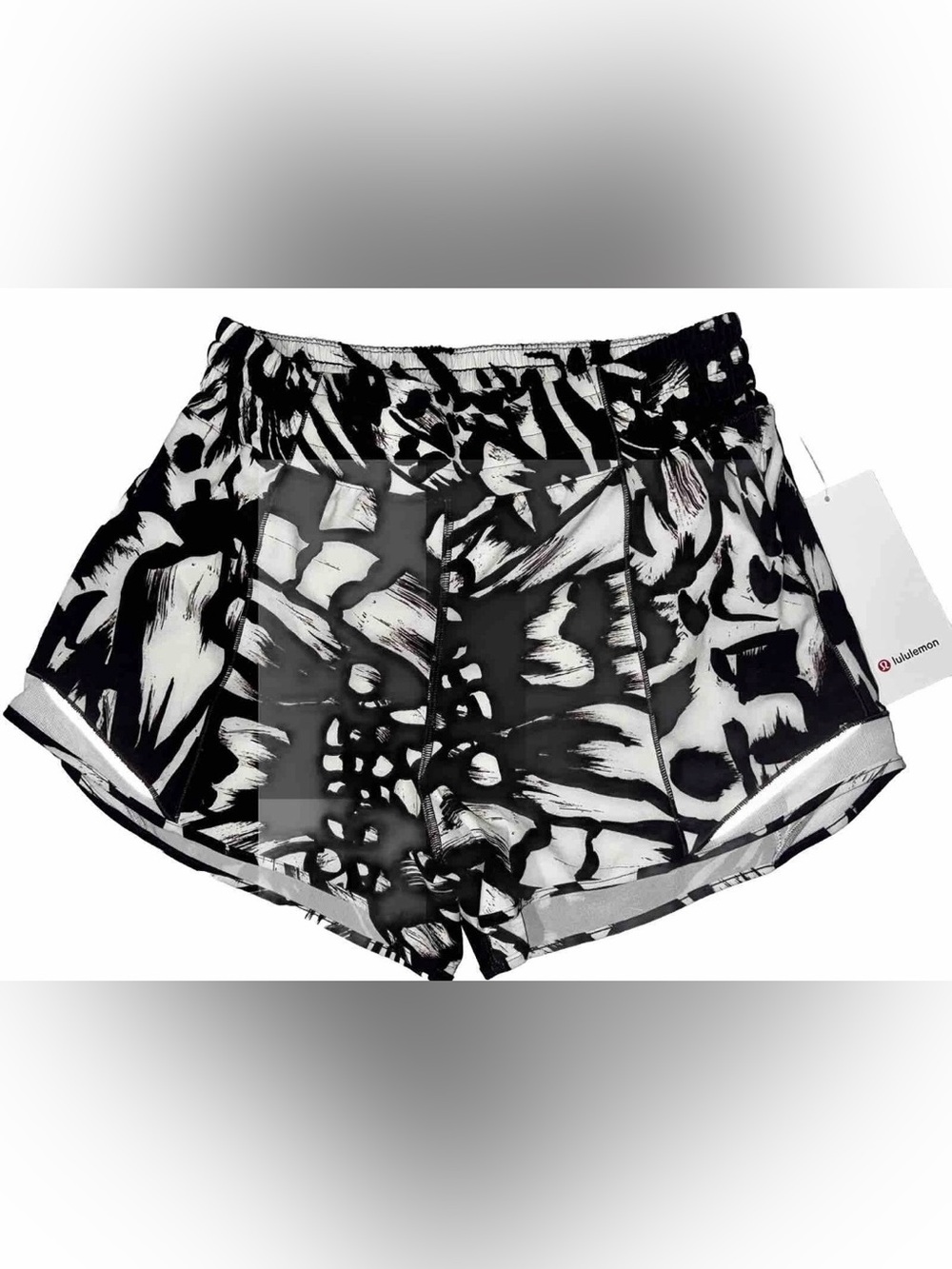 NWT LULULEMON SIZE 4 HOTTY HOT HIGH RISE 4”L SHORT AUTHENTIC LINED BONE/BROWN
